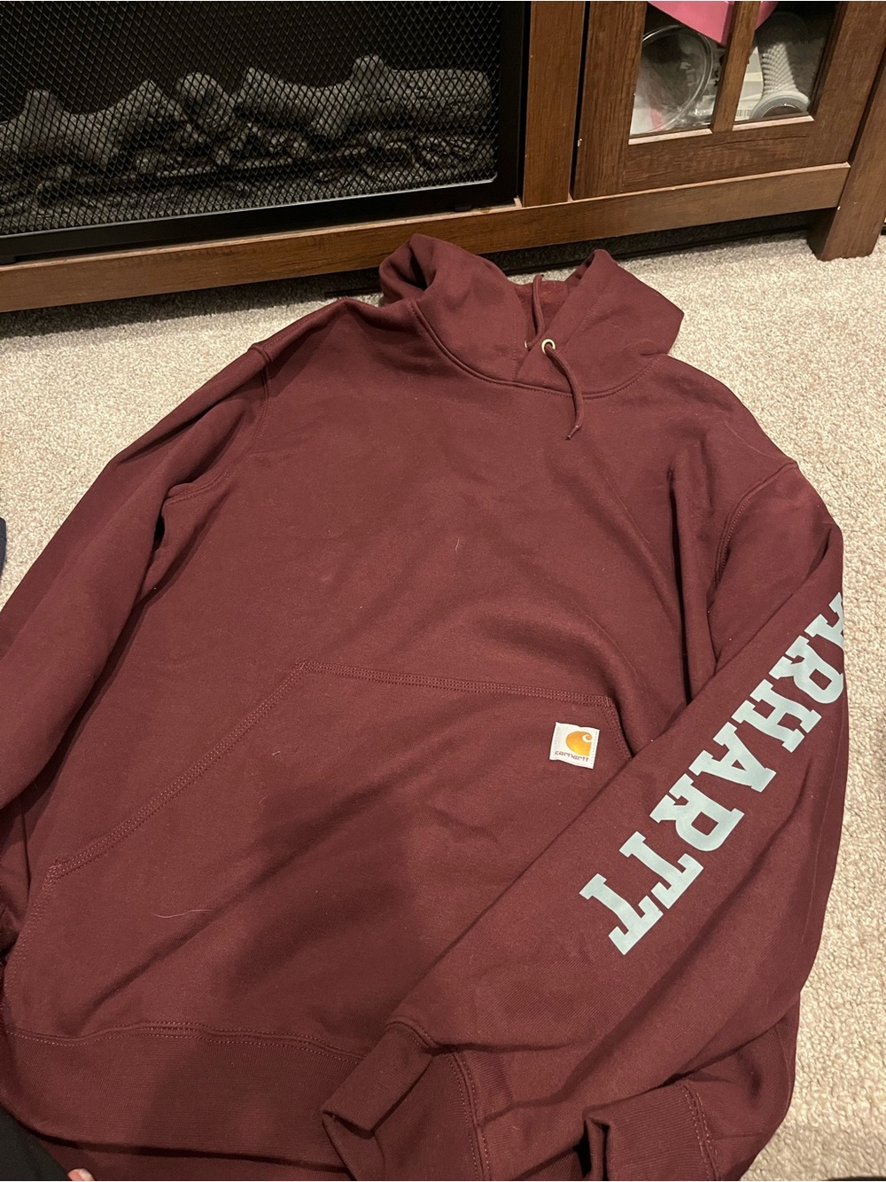 Carhartt Men’s Maroon Hooded Sweatshirt with Sleeve Logo